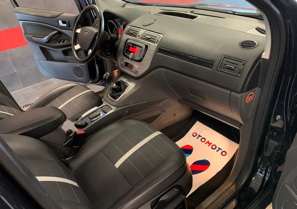 Ford Kuga cena 38900 przebieg: 215000, rok produkcji 2011 z Przeworsk małe 137